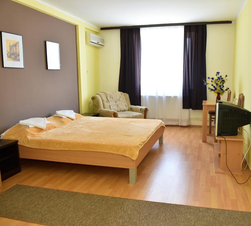 Hostel Milkaza Novi Sad Exterior foto