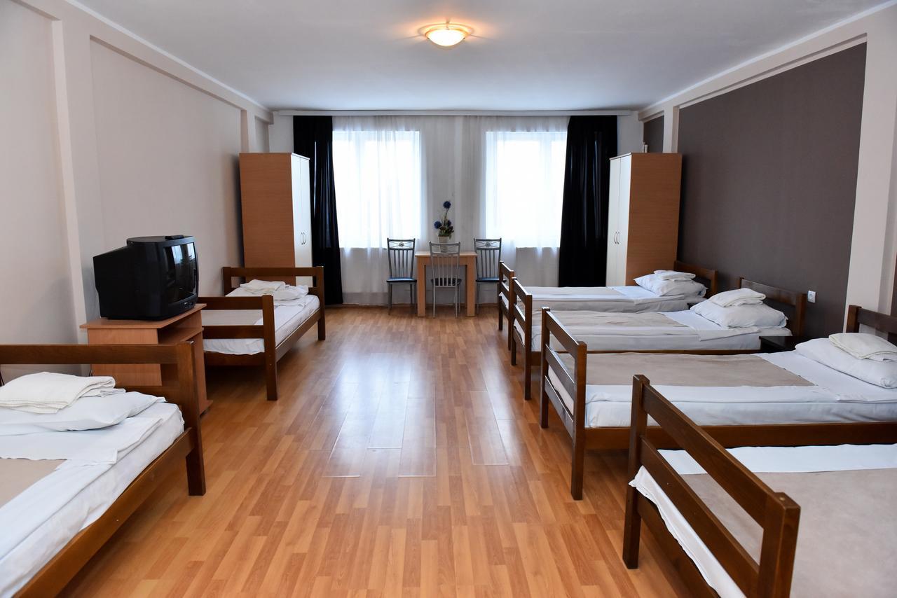 Hostel Milkaza Novi Sad Exterior foto