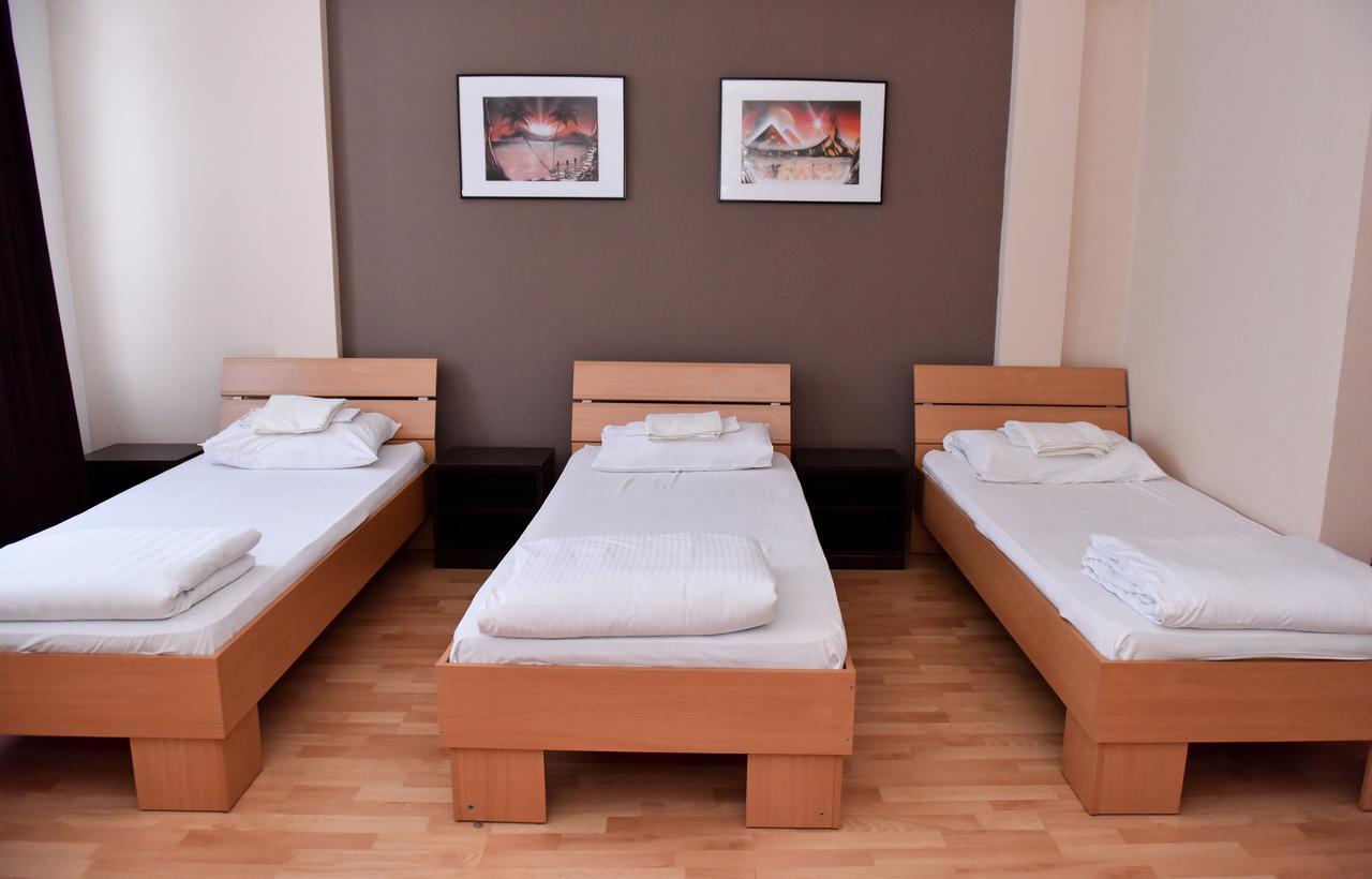 Hostel Milkaza Novi Sad Exterior foto