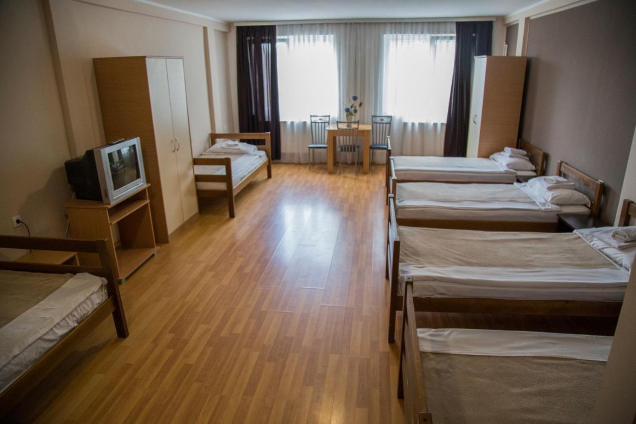 Hostel Milkaza Novi Sad Exterior foto